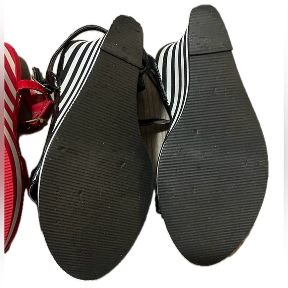 Bakers Stylish Red and Black Wedge Sandals, Size 8M - Picture 14 of 15
